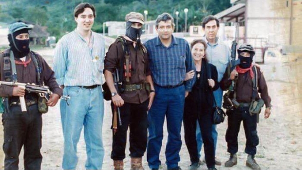 AMLO en compañía de integrantes del EZLN 