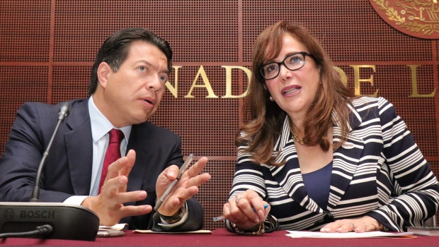 Morena apoya ampliación de mandato en Baja California La presidenta nacional de Morena en reunión con Mario Delgado, coordinador de los diputados federales de dicho partido.
