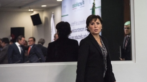 Rosario Robles. Presunto desvío por encuestas.