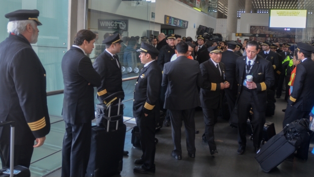 Aeroméxico interpone amparo para evitar inicio de operaciones de Emirates